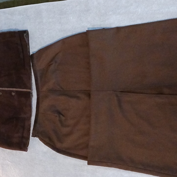Valeri Steven's Brown 2 pice suede with vest Long length skirt 3/ and a half in. - Picture 6 of 8